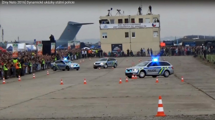 DOKÁŽU OCTAVIE DRIFTOVAŤ? ČESKÉ POLICAJNÉ ÁNO A EŠTE AKO! :)