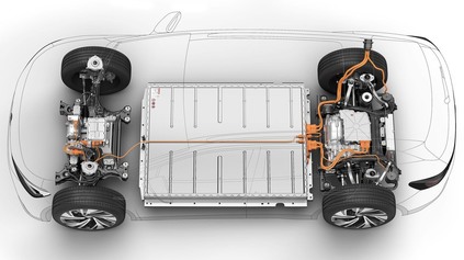 NEHODY ELEKTROMOBILOV SÚ O TRETINU DRAHŠIE, NEŽ PRI BEŽNÝCH AUTÁCH. U PLUG IN HYBRIDOV EŠTE VIAC