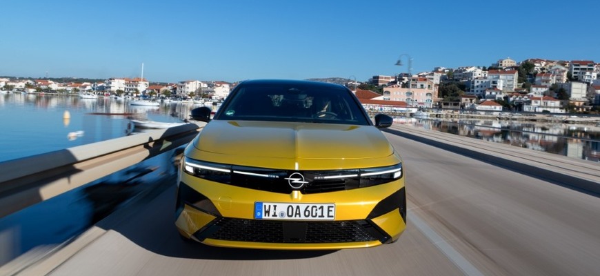 Opel verí naftovému pohonu aj v budúcnosti. Prečo ho ešte neodpisuje?