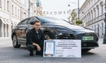 Rekordný dojazd elektromobilu: 1338 km na nabitie. Čas cesty však prekvapí