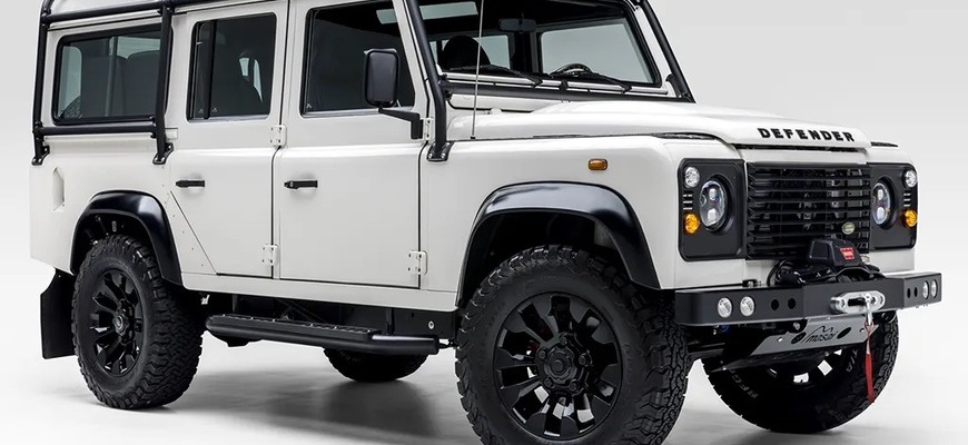 Gang ukradol 33 Land Rover Defenderov. Autá za vyše 600-tisíc libier končili na súčiastky