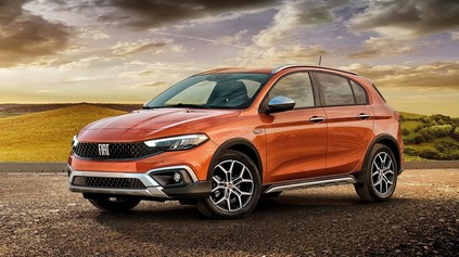 Fiat predstavil nové Tipo Cross 2021. Má vyšší podvozok, viac plastov a litrový trojvalec