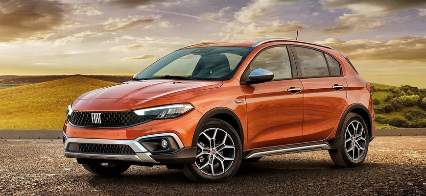 Fiat predstavil nové Tipo Cross 2021. Má vyšší podvozok, viac plastov a litrový trojvalec