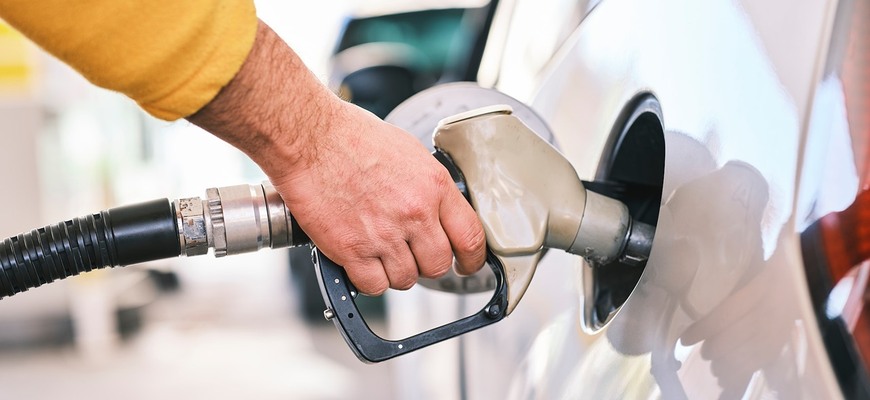 Nižšie regulované ceny palív majú stále 2 krajiny blízko SR. Nedávno oznámili nové cenovky