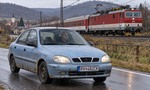 Lacnejšie lístky pokračujú. „Pomoc motoristom“ zožrala 19 mil. €. Mosty a nemocnice ďalej chátrajú