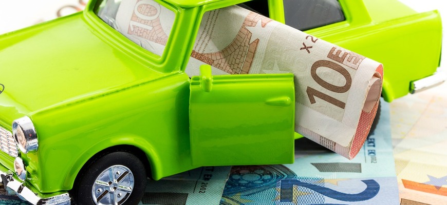 Nová zľava na diaľničnú známku a mimoriadny bonus na auto, to chystá vláda