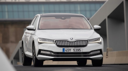 Škoda predlžuje odstávku výroby. Sťahuje aj ľudí z Indie