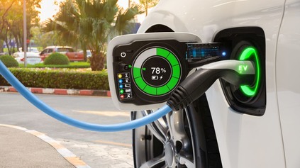 Majiteľov elektromobilov trápi úzkosť z nabíjania. Dôvodom je nízky počet verejných nabíjačiek