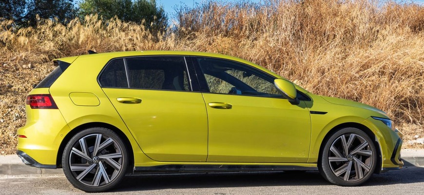 Prémiové odtiene laku: Zvyšujú alebo znižujú hodnotu auta pri predaji?