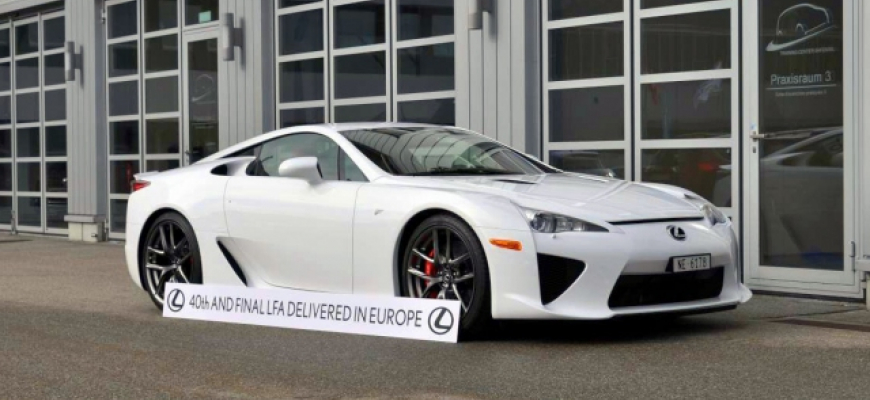 A je koniec - posledný Lexus LFA odovzdaný svojmu majiteľovi