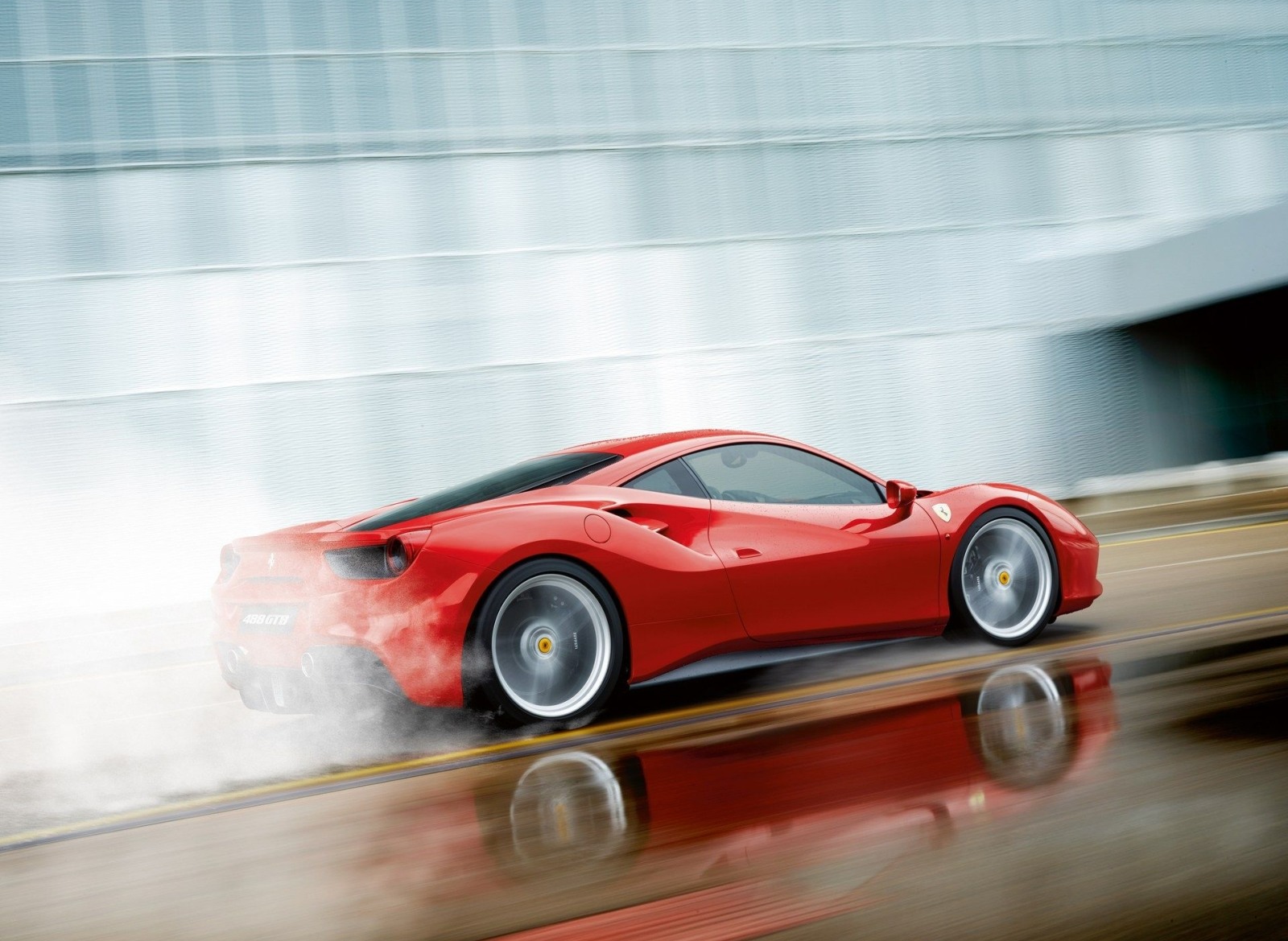 Ferrari neplánuje elektromobil najbližších 5 rokov