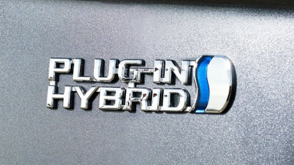 Plug-in hybridy sú ekologické klamstvo, tvrdia Nemci