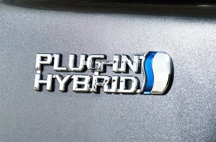 PLUG-IN HYBRIDY SÚ EKOLOGICKÉ KLAMSTVO, TVRDIA NEMCI