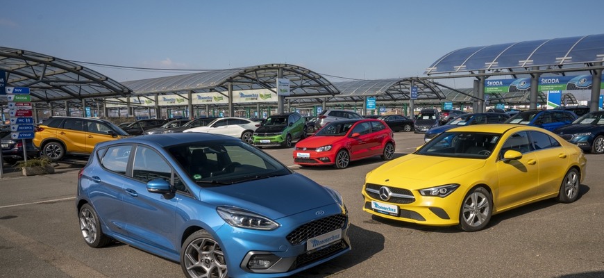 Predáte ľahšie jazdené farebné, alebo fádne auto?