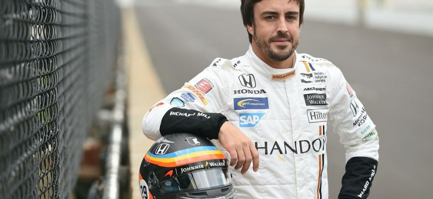 Alonso si v Indy 500 viedol brilantne, zastavila ho porucha motora