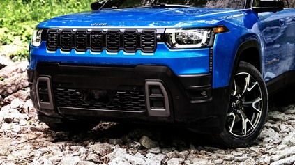 TOTO JE NOVÝ JEEP CHEROKEE NA PRVÝCH FOTKÁCH! NA TRHU HO ČAKAJTE AŽ V ROKU 2026