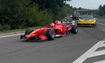 Formula na diaľnici: Ako dopadol vodič, ktorého naháňali policajti aj vrtuľník?