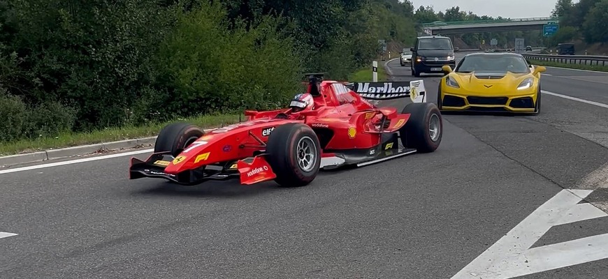 Formula na diaľnici: Ako dopadol vodič, ktorého naháňali policajti aj vrtuľník?