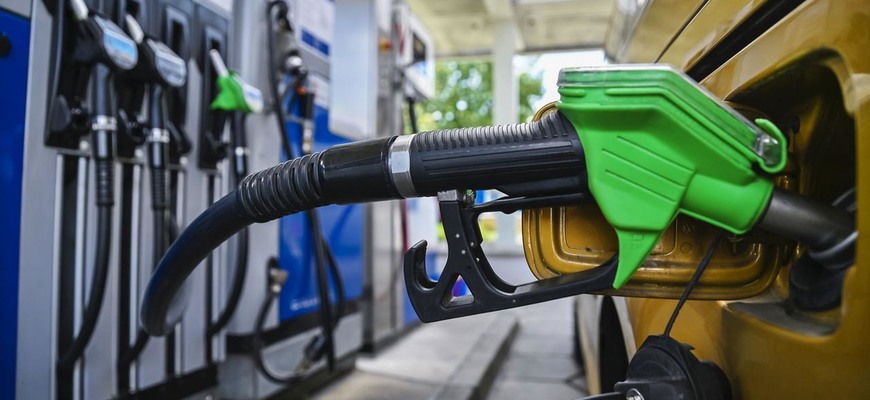 Cena dieselu na benzínkach sa priblíži k psychologickej hranici, zmení sa aj cenovka benzínu