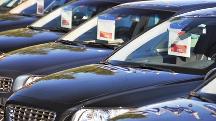 NOVŠIE JAZDENÉ VOZIDLÁ SLOVENSKU NEPRÍBÚDAJÚ, SÚ DRAHŠIE, STARŠIE A VIAC JAZDENÉ