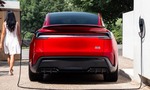 Nová Tesla Model Y Performance odhalená. Lepšia baterka, na stovke ako 911 GT3 a slovenská cena!