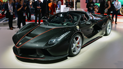 Ferrari postaví len 209 ks otvoreného LaFerrari Aperta