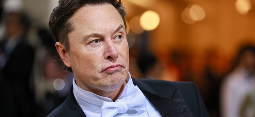Vzniká kampaň proti Tesle a Elonovi Muskovi? Ktosi sa snaží vytvoriť nenávistné videá
