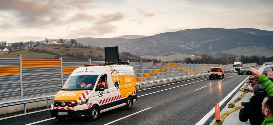 Nespokojná motoristka musela platiť odťah auta. Prečo nepomohla Diaľničná patrola?