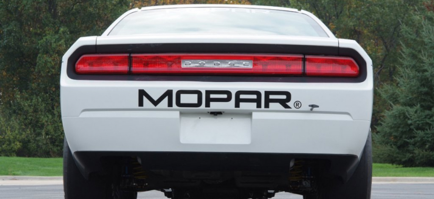 Dodge Challenger V10 Mopar Drag Pak