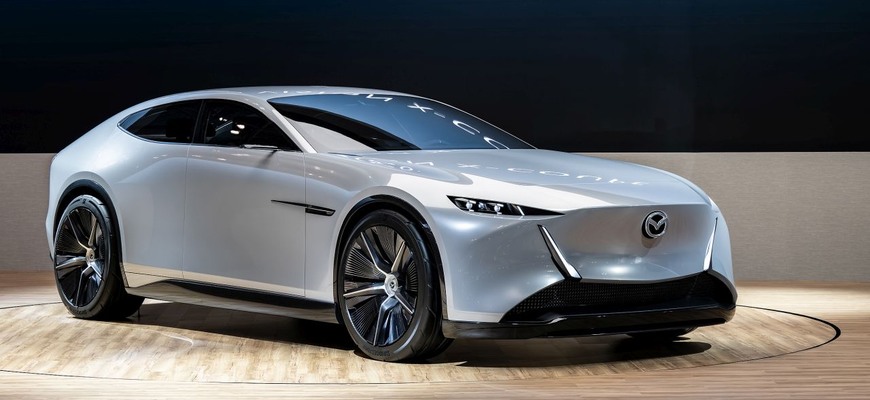 Nová Mazda Vision X-Coupe oficiálne. Wankel, elektromotory a pohon na zvláštne biopalivo!