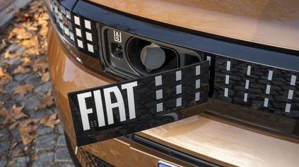 ELEKTRICKÝ FIAT GRANDE PANDA POTICHU PRIŠIEL O JEDEN ZO SVOJICH NAJLEPŠÍCH NÁPADOV. ALE...