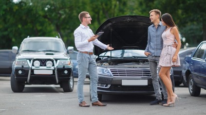 VYBERÁTE OJAZDENÉ AUTO? UĽAHČITE SI ŽIVOT A NEDAJTE SA NAPÁLIŤ TRIKMI AUTOBAZÁROV