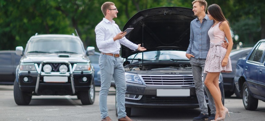 Vyberáte ojazdené auto? Uľahčite si život a nedajte sa napáliť trikmi autobazárov