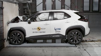 TOYOTA YARIS CROSS V EURO NCAP: V OPAKOVANÝCH TESTOCH PRIŠLA O HVIEZDIČKU, MÁ ČO NAPRÁVAŤ