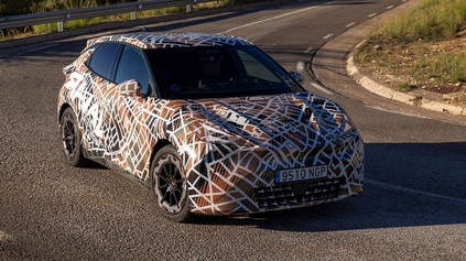 NOVÁ CUPRA RAVAL ODHAĽUJE TECHNIKU. JE TO PRVÝ CENOVO DOSTUPNÝ A ZÁBAVNÝ ELEKTROMOBIL?