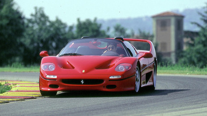 FERRARI F50 TENTO ROK DOSIAHLO VETERÁNSKY VEK