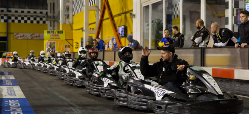 Motokárové preteky KartCup ukázali, že pretekať v depe sa nevypláca