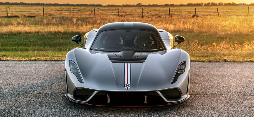 Hennessey Venom F5 dostane aj otvorenú verziu, debutovať má 9. augusta