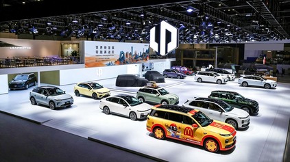 LEAPMOTOR NA PEKINGSKOM AUTOSALÓNE UKÁZAL B05 ULTRA. DO EURÓPY MIERI DOSTUPNEJŠÍ HATCHBACK