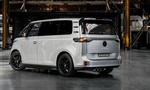 Volkswagen ID. Buzz mohol dostať benzínový motor. Konštruktéri ho nemali kam dať