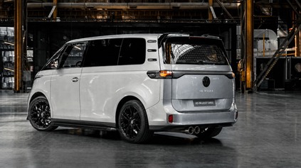 VOLKSWAGEN ID. BUZZ MOHOL DOSTAŤ BENZÍNOVÝ MOTOR. KONŠTRUKTÉRI HO NEMALI KAM DAŤ