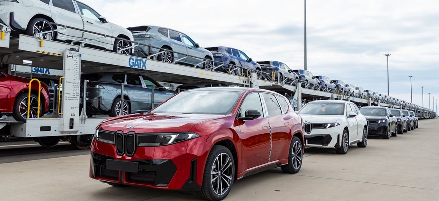 Kríza nemeckých automobiliek dorazila aj do BMW. Zisk padol o viac než tretinu