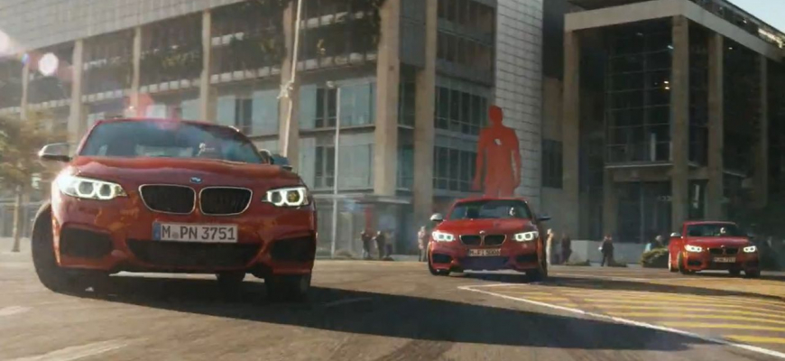 BMW urobilo driftmob! Pozrite si krásnu choreografiu piatich M235i.