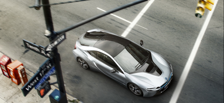 Motor roka 2015 je hybrid s trojvalcom od BMW