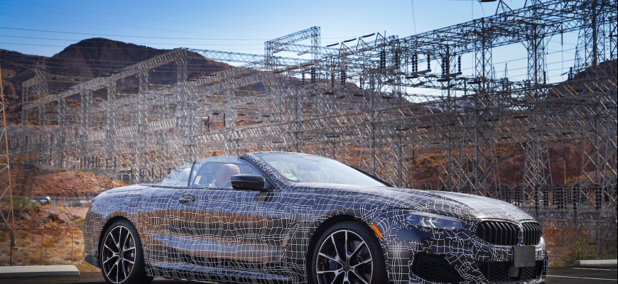 BMW 8 kabrio testujú v Death Valley