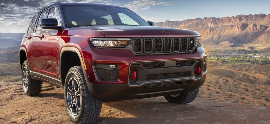 Nový Jeep Grand Cherokee: Veľký náčelník dostal hybridný štvorvalec, na V8 ale nezanevrel