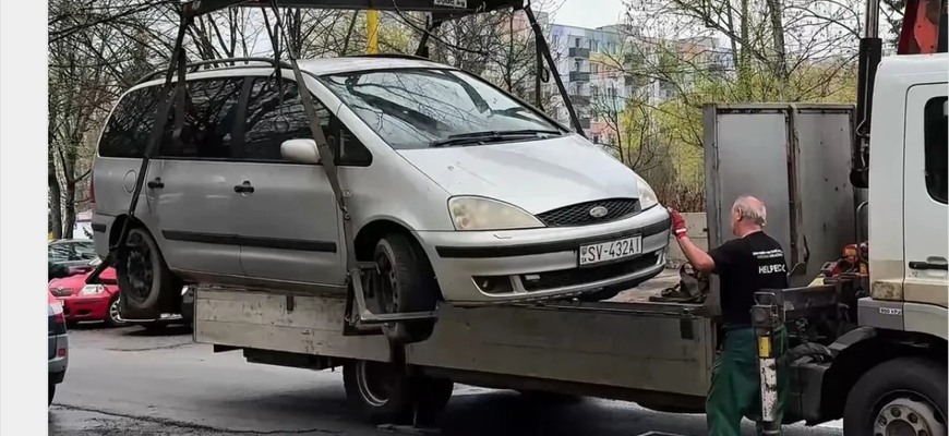 Nepoistené autá čaká od októbra tvrdší režim. Zmizne aj neporiadok z ulíc a dvorov?