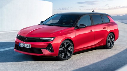 NOVÝ OPEL ASTRA ELECTRIC PREBERÁ TECHNIKU PEUGEOTU E-308 A DORAZÍ AJ AKO KOMBI SPORTS TOURER