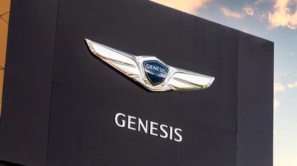 GENESIS PREDBEHOL PORSCHE. ZÍSKAL TITUL NAJLEPŠIA ZNAČKA LUXUSNÝCH ÁUT