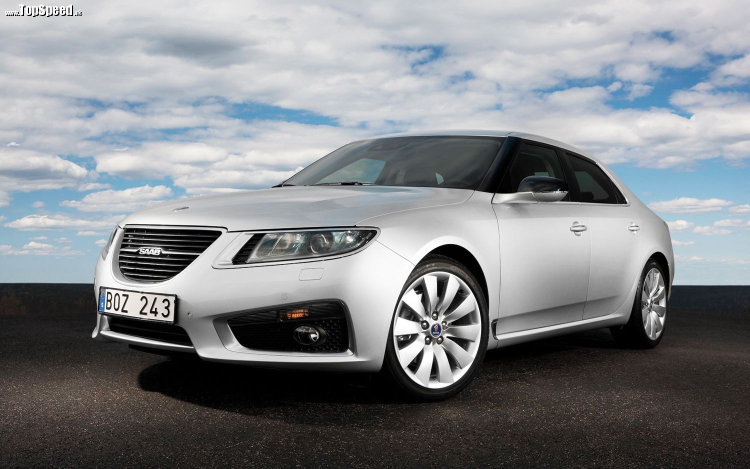 Saab 9-5 pre modelový rok 2012 vyzeral presne takto. Na trh už prísť nestihol.